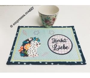 ITH Stickdatei - Mug Rug Herbstliebe Igelchen